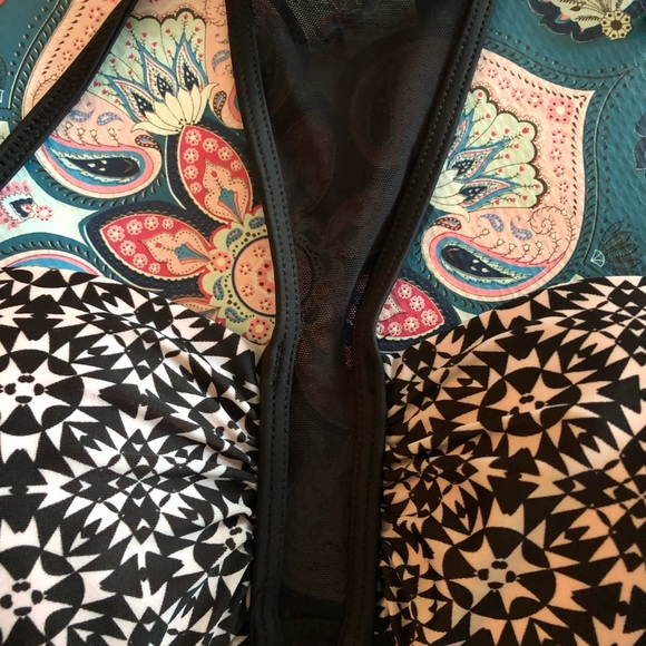 Black & White Print LaVieEnRose bikini top (New!) - Picture 6 of 6